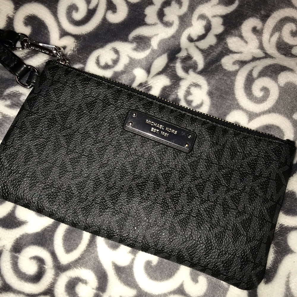 Michael Kors wristlet